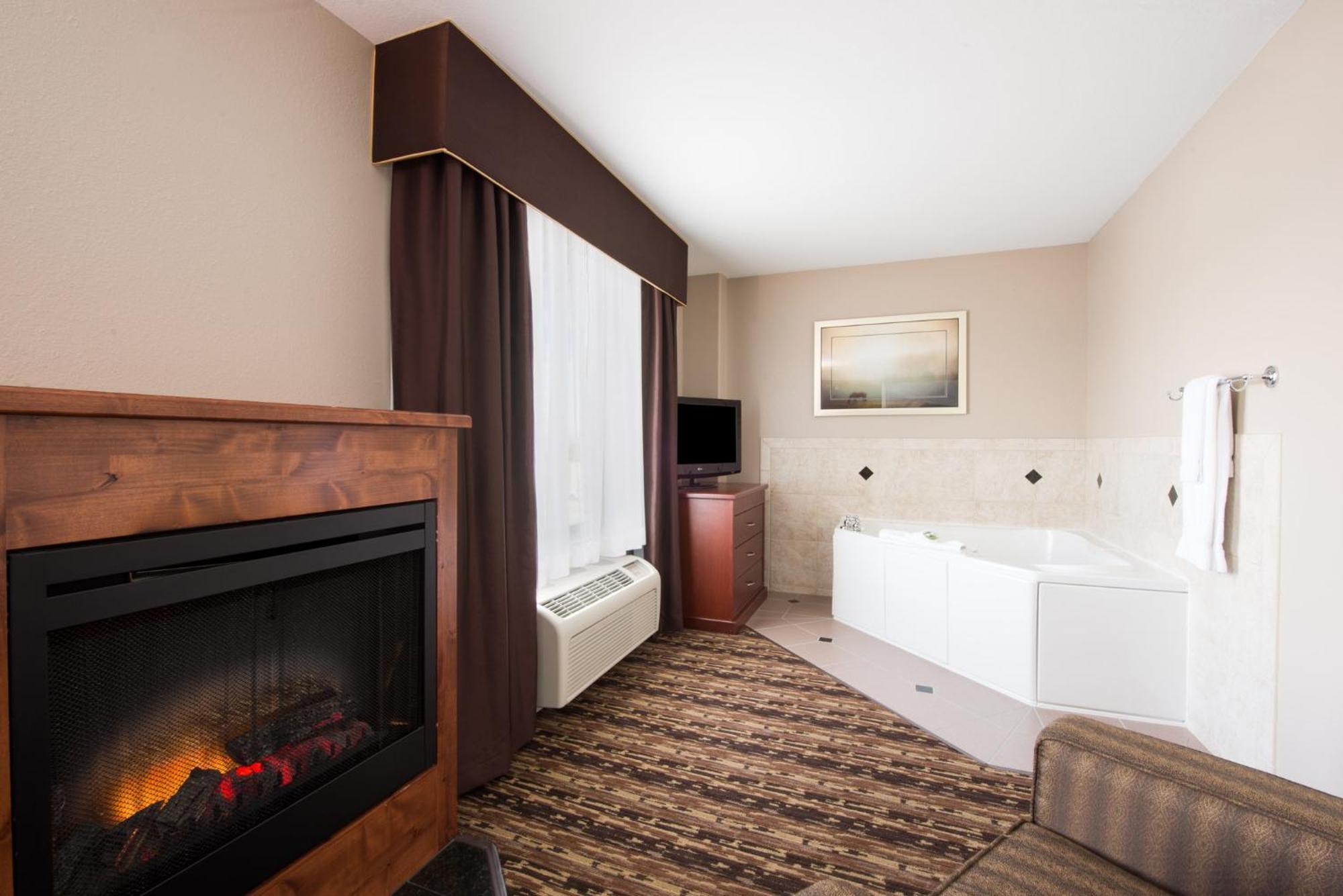 Holiday Inn Express & Suites Douglas By Ihg Exterior foto