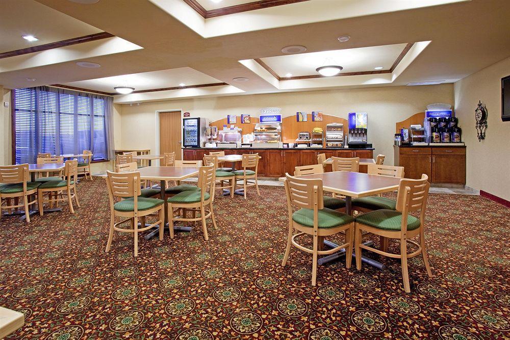 Holiday Inn Express & Suites Douglas By Ihg Restaurant foto