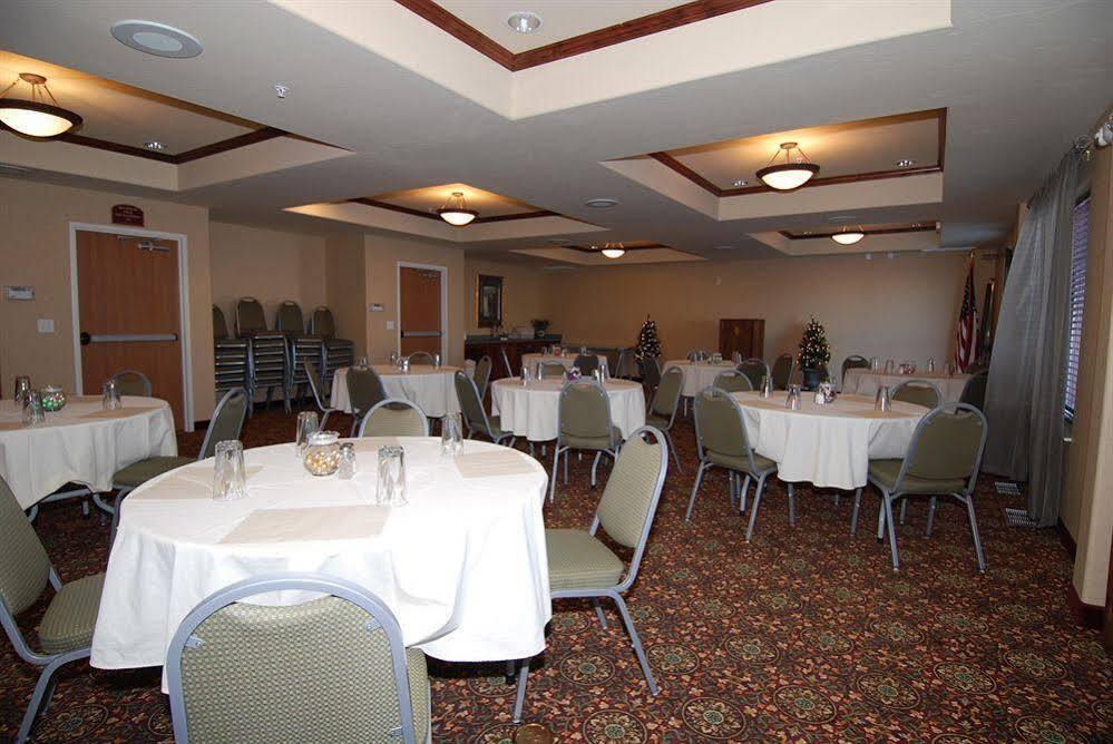 Holiday Inn Express & Suites Douglas By Ihg Exterior foto