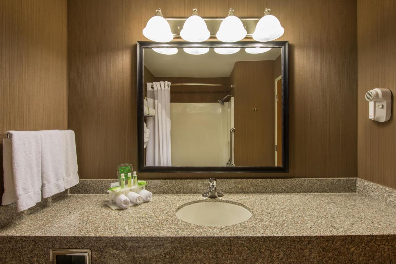 Holiday Inn Express & Suites Douglas By Ihg Exterior foto
